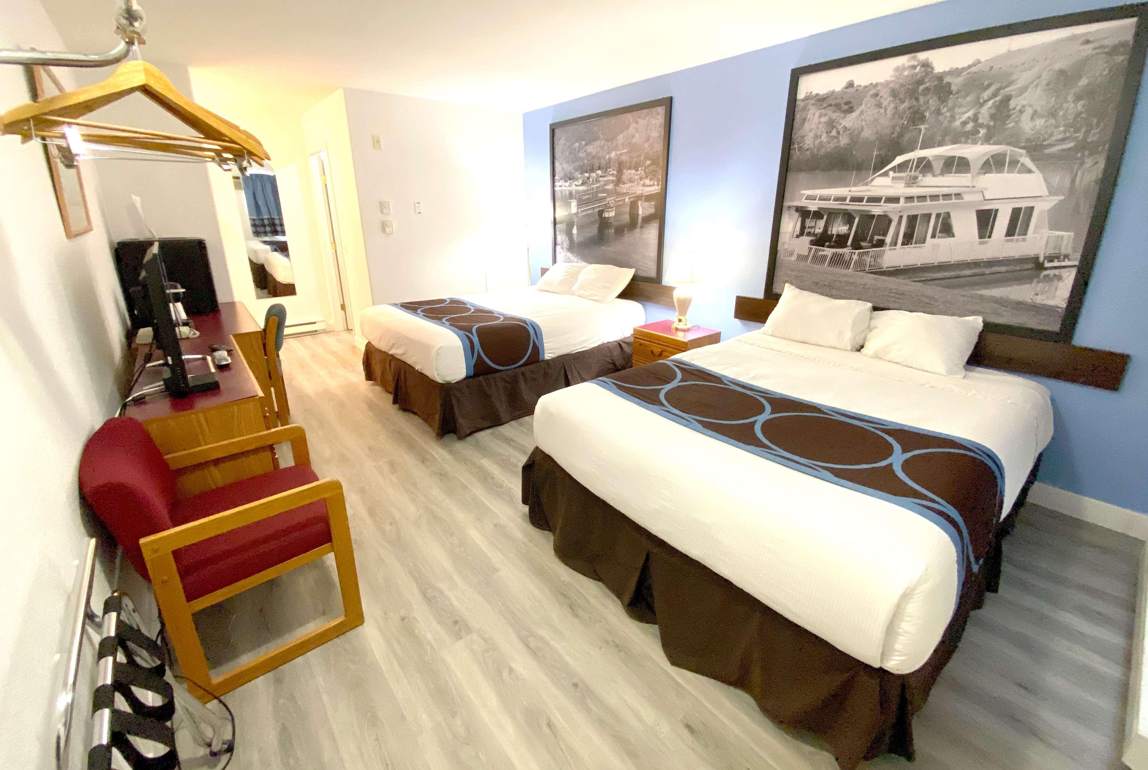 מלון Super 8 By Wyndham סיקמוס מראה חיצוני תמונה