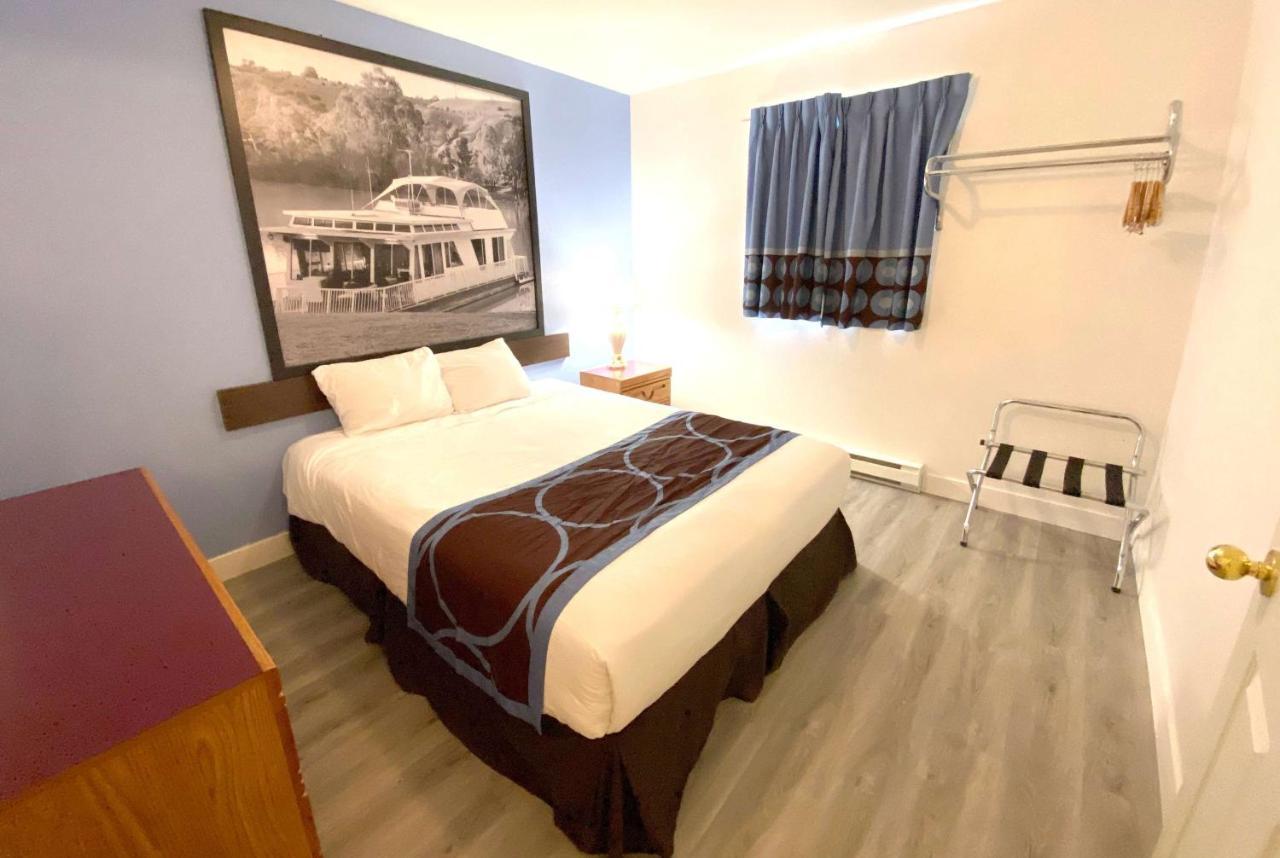 מלון Super 8 By Wyndham סיקמוס מראה חיצוני תמונה