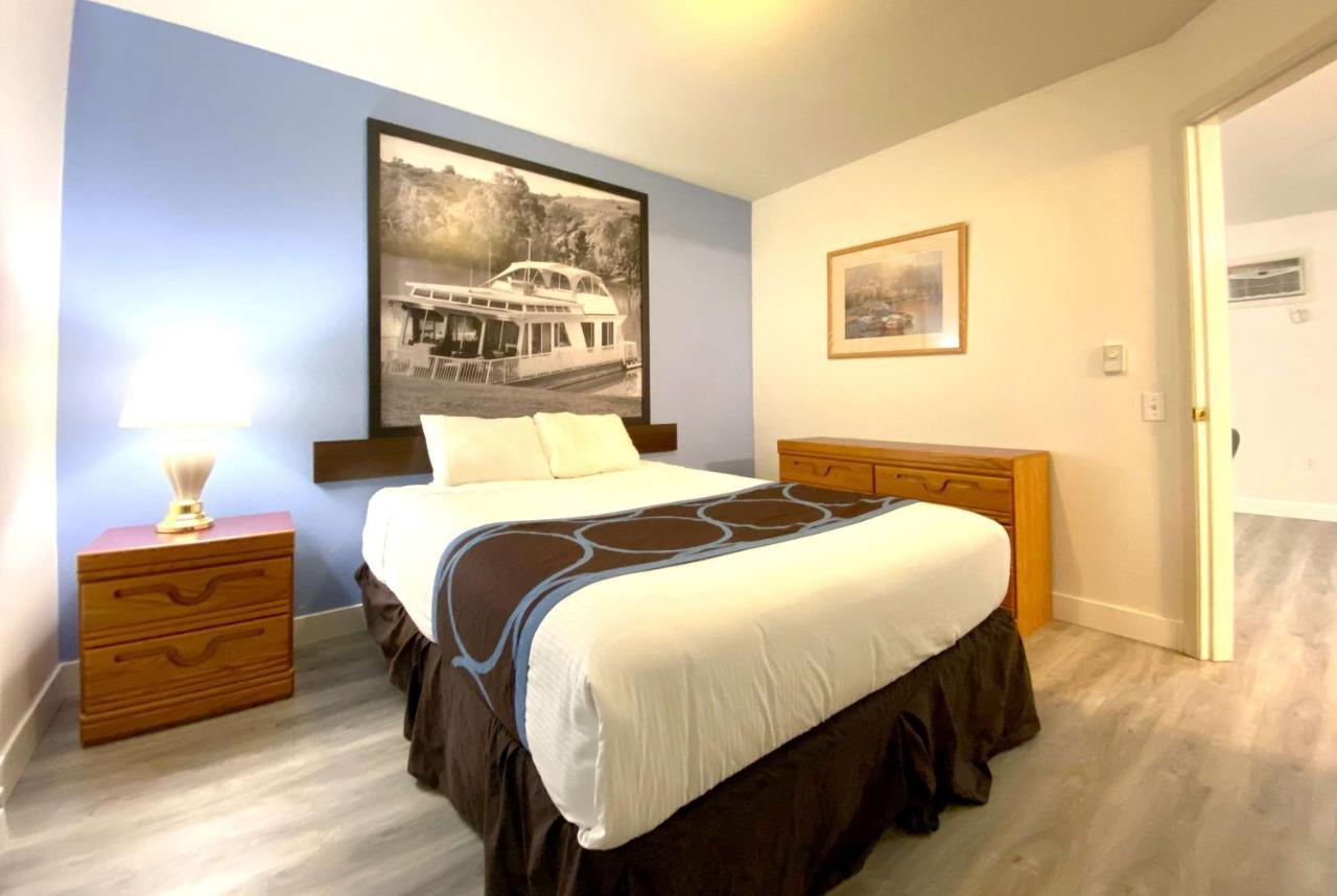 מלון Super 8 By Wyndham סיקמוס מראה חיצוני תמונה
