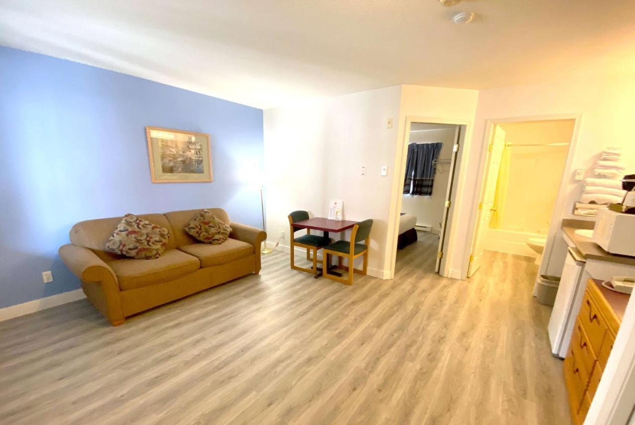 מלון Super 8 By Wyndham סיקמוס מראה חיצוני תמונה