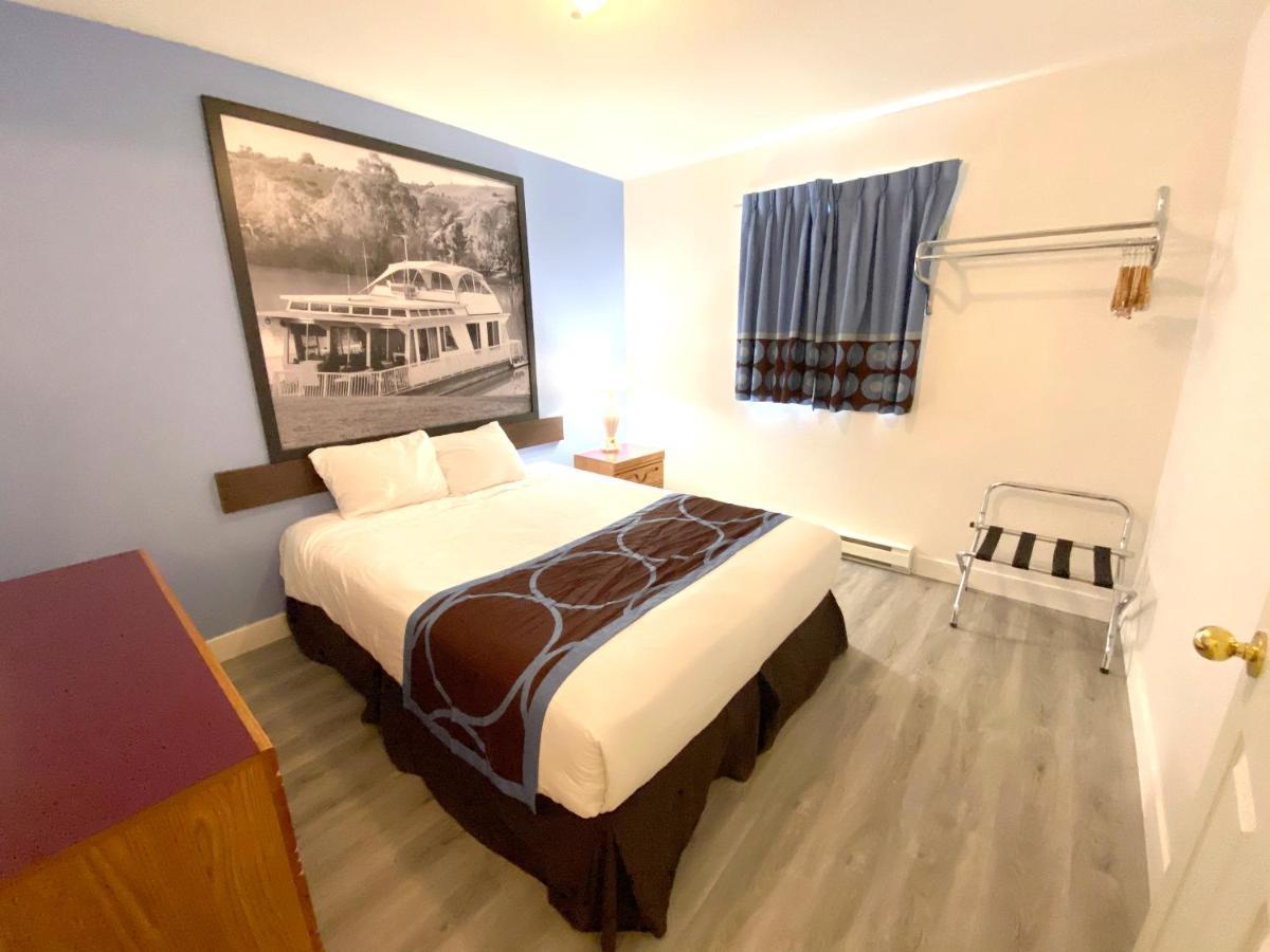 מלון Super 8 By Wyndham סיקמוס מראה חיצוני תמונה
