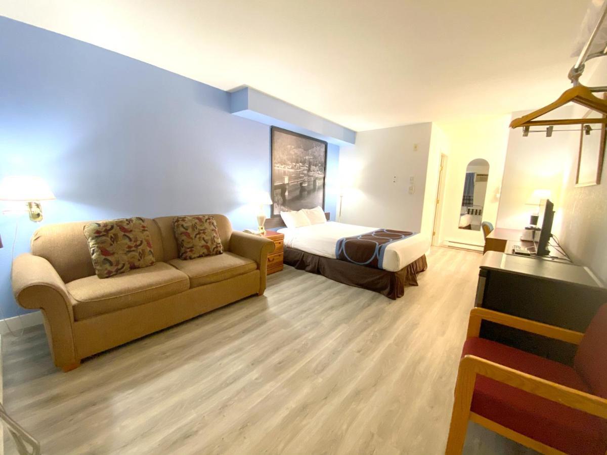 מלון Super 8 By Wyndham סיקמוס מראה חיצוני תמונה