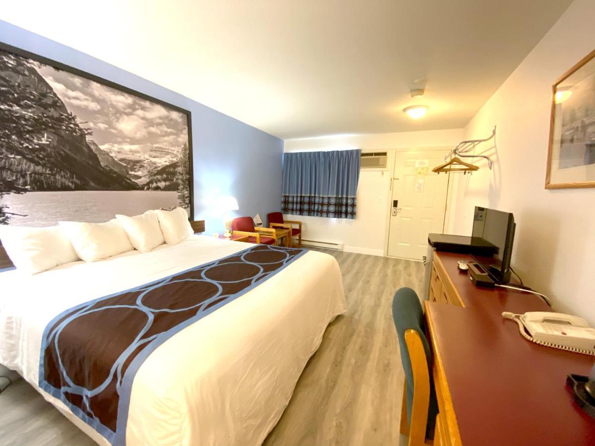 מלון Super 8 By Wyndham סיקמוס מראה חיצוני תמונה
