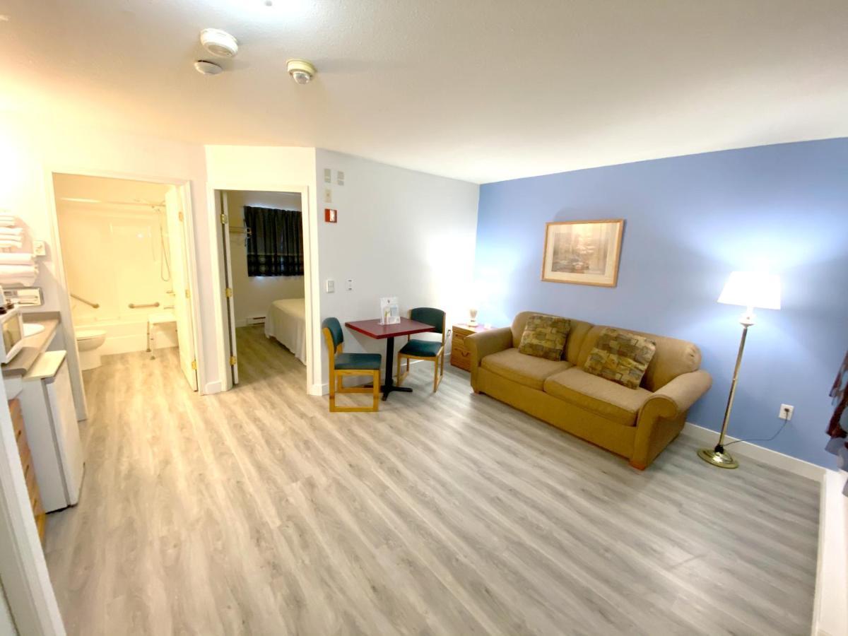 מלון Super 8 By Wyndham סיקמוס מראה חיצוני תמונה